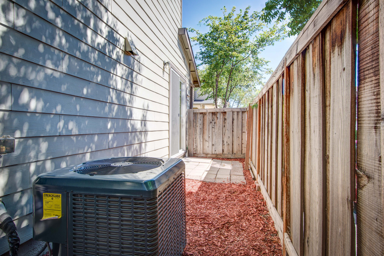 1650 Glenmore-32.jpg